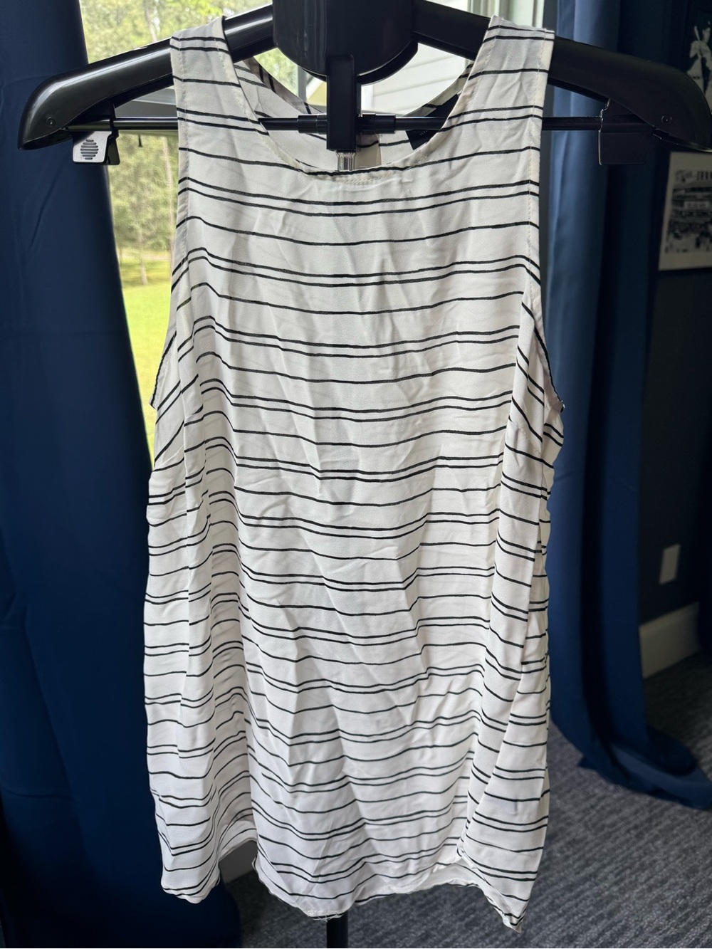 Who What Wear Black & White Striped Sleeveless Blouse Size Medium